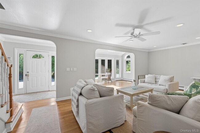 Building Photo - 13 Buttercup Ln
