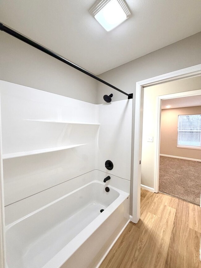 Building Photo - 511 Glenstone Springs Dr