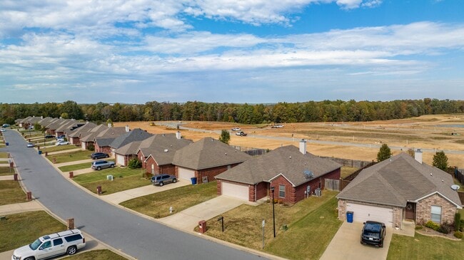 Building Photo - 110 Vienne Pl