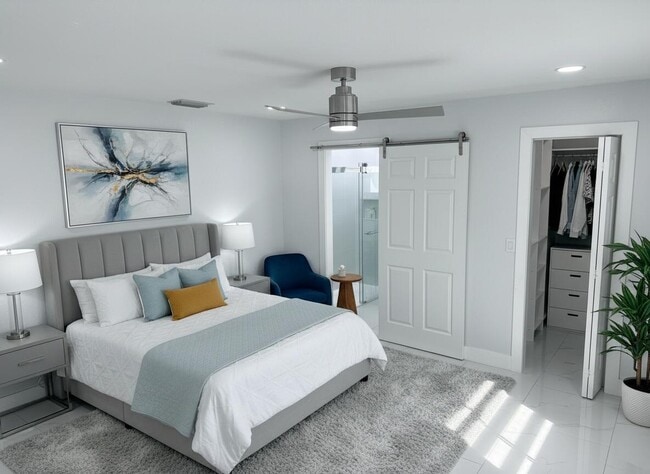 Building Photo - 2346 Lakeshore Cir