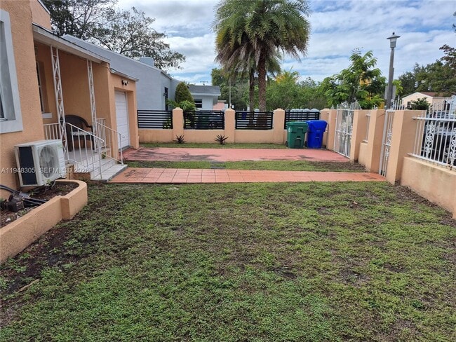 Building Photo - 28 NE 49th St