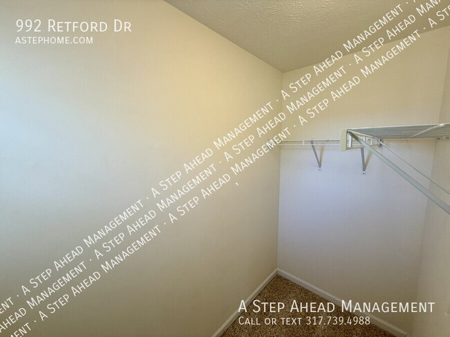 Building Photo - 992 Retford Dr