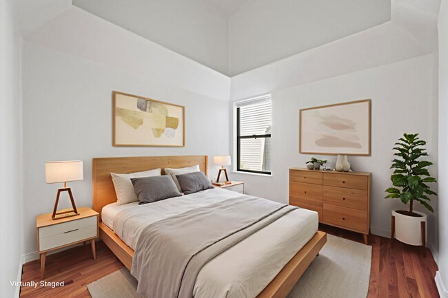 Building Photo - Beautiful 2 Bed, 2 Bath Townhome | Vaulted Ceilings, Private Courtyard & Fireplace