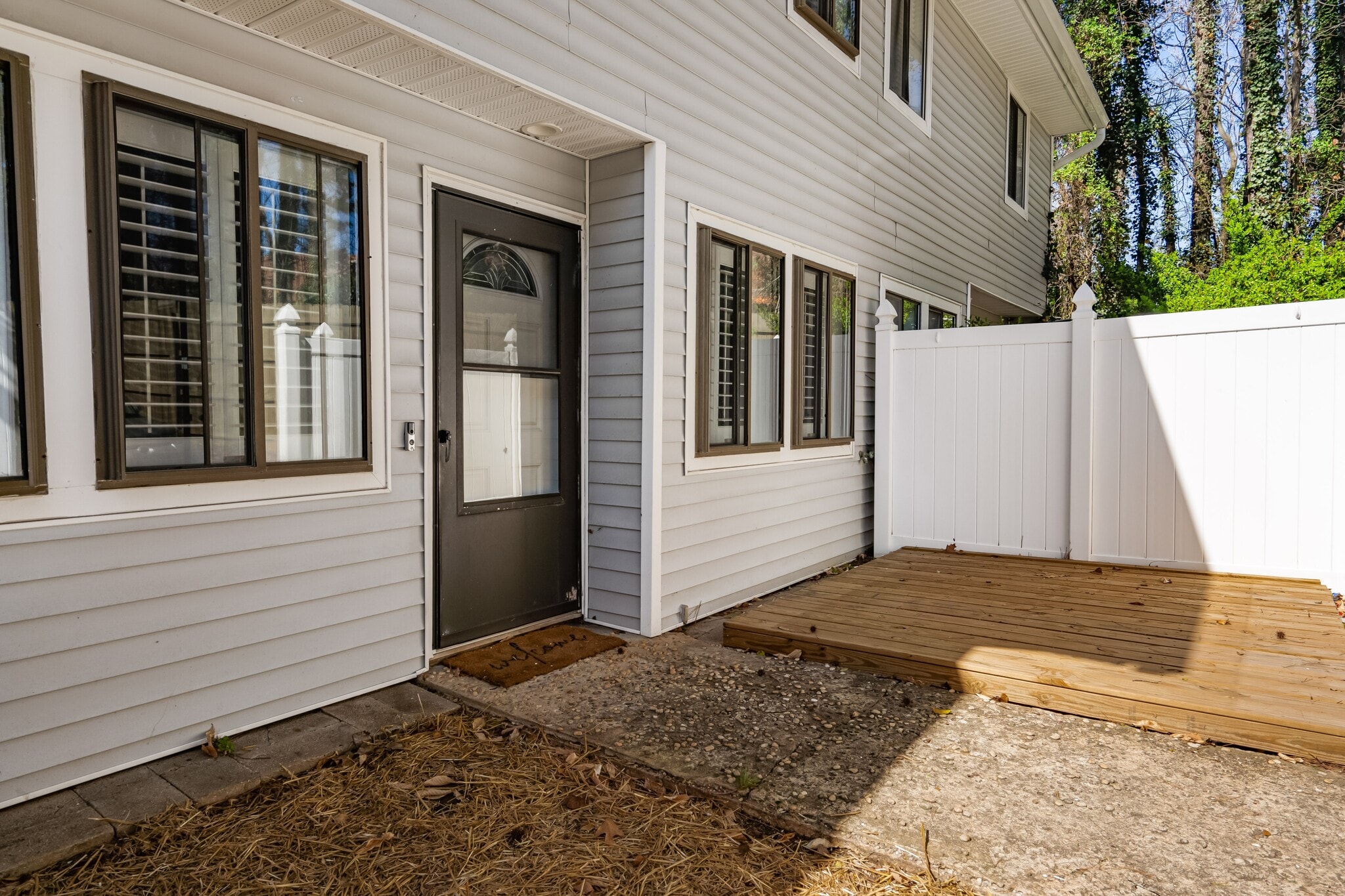 Building Photo - 7163 Sandy Creek Dr