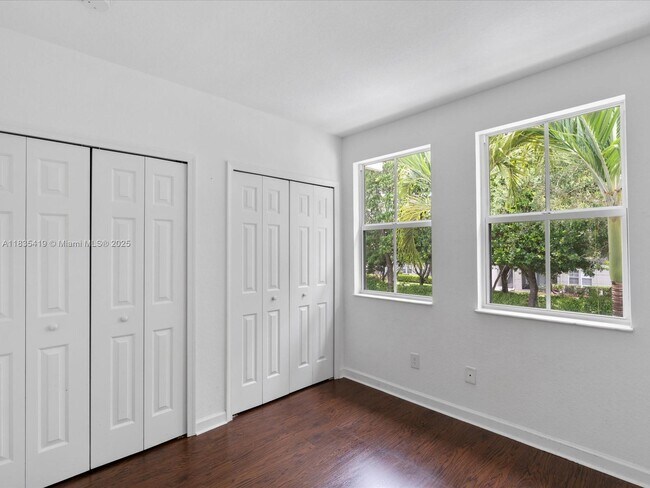 Building Photo - 15568 SW 39th St