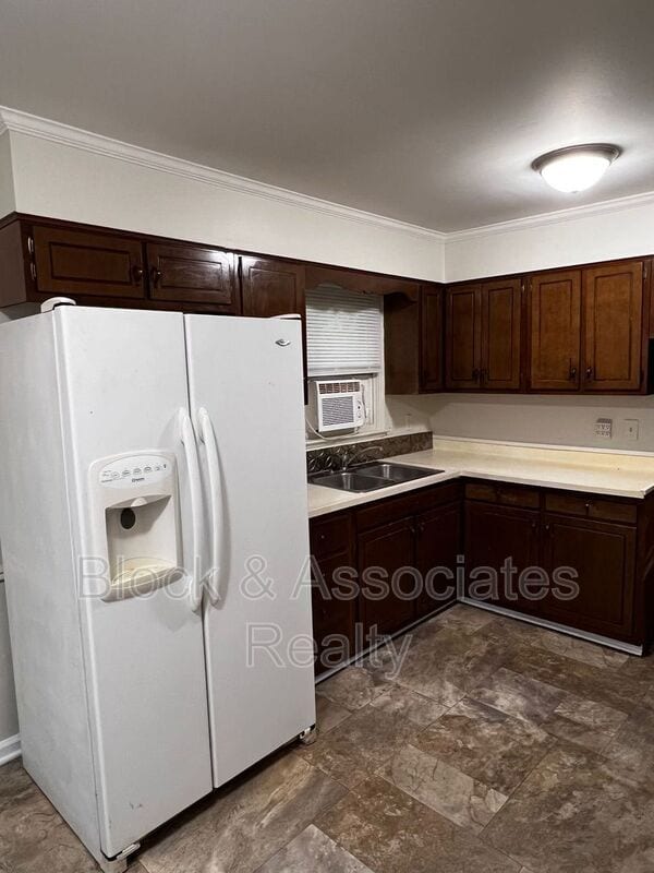 Building Photo - 1503 Glenridge Rd