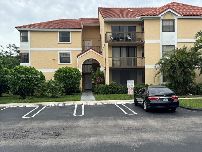 Building Photo - 5661 Riverside Dr
