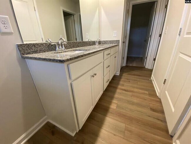 Building Photo - 119 C Triumph Ave.