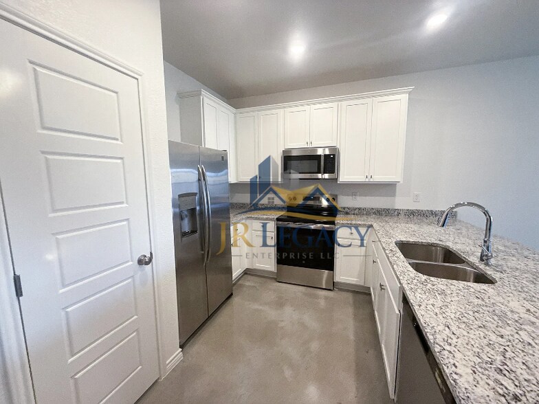 Building Photo - 1146 Lindsey Dr