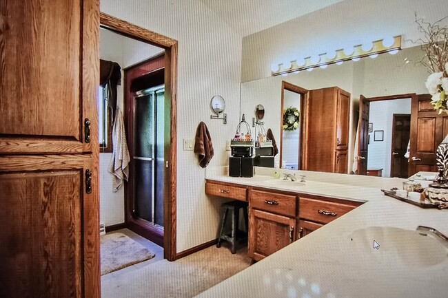 Upstairs master bathroom with double vanity - 808 Pony Ln