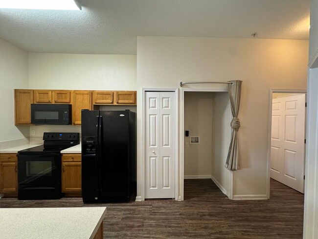 Building Photo - Move In Special! 1/2 Off 1st Months Rent T...