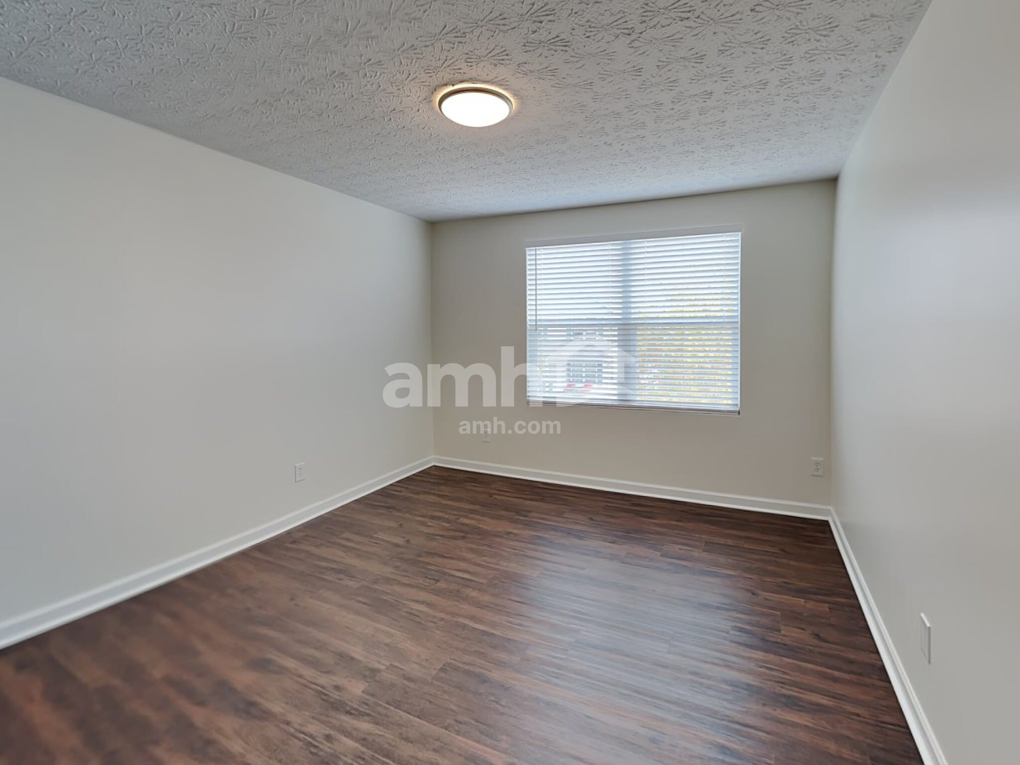 Building Photo - 1395 Ithaca Dr