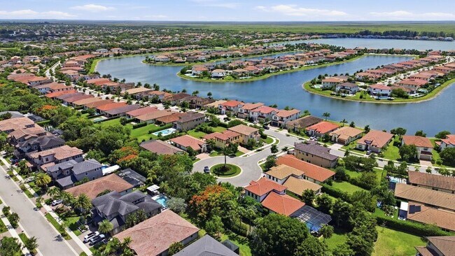 Building Photo - 11760 Bayview Cir
