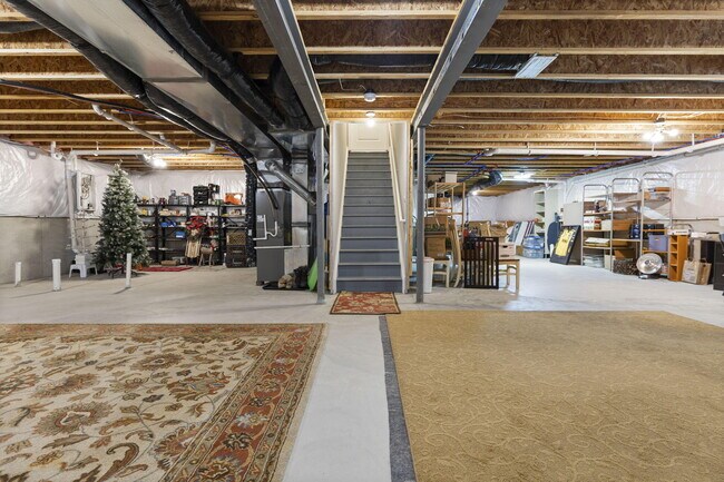 Building Photo - 402 Henstride Ct