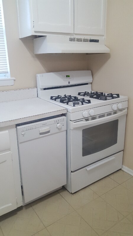 Building Photo - 38 Woodedge Ave