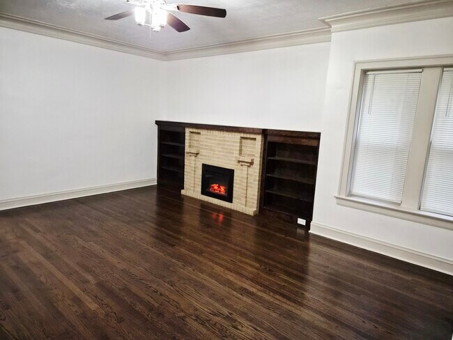 Building Photo - 7826 S Bennett Ave