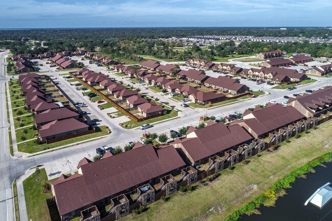 Building Photo - 4/4 Barracks townhome