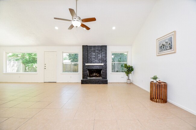 Building Photo - 7203 Santa Rita Dr