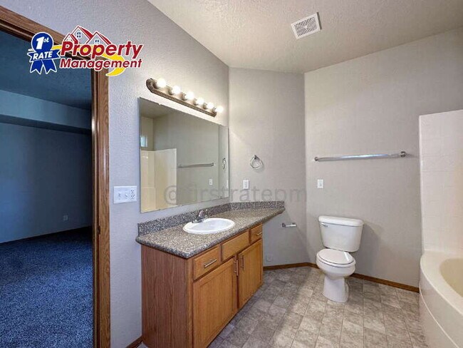 Building Photo - 1949 E Wilson Ln