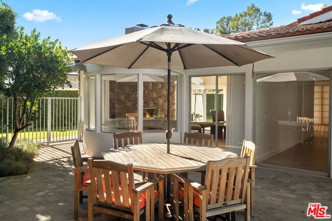 Building Photo - 650 N Tigertail Rd