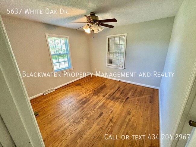 Building Photo - 5637 White Oak Dr