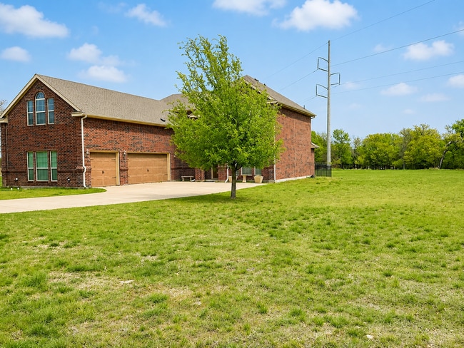 Building Photo - 815 Blue Quail Dr