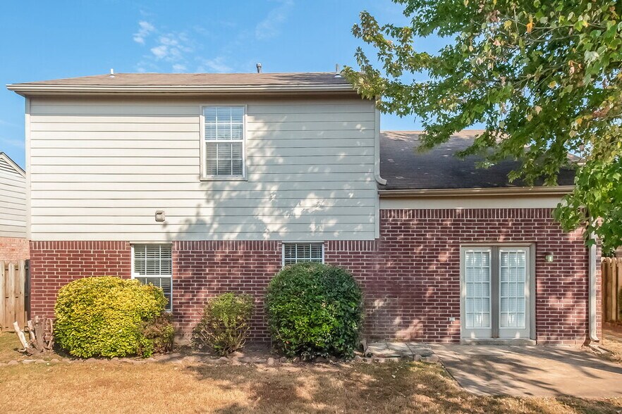 Building Photo - 4905 Top Notch Loop