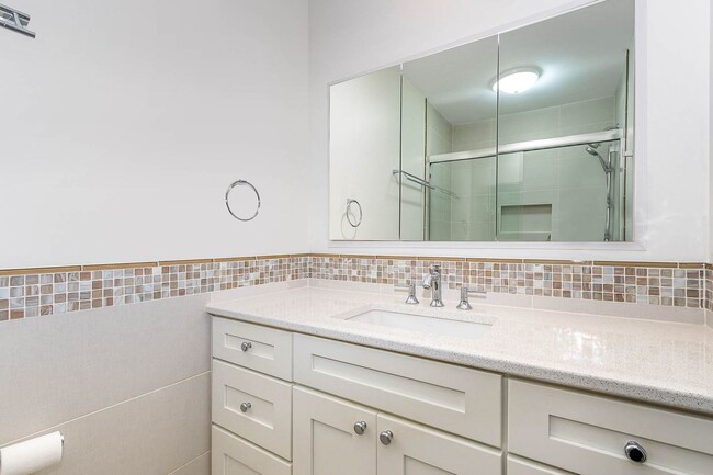 Building Photo - Beautiful 3 Bed 2.5 Bath Palmyra School Di...