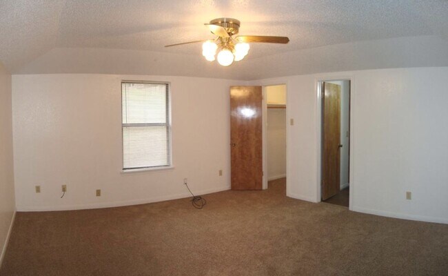 Building Photo - 3-Bedroom House for Rent in Copperas Cove