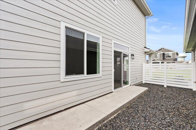 Building Photo - Spacious Two-Story Single-Family Home