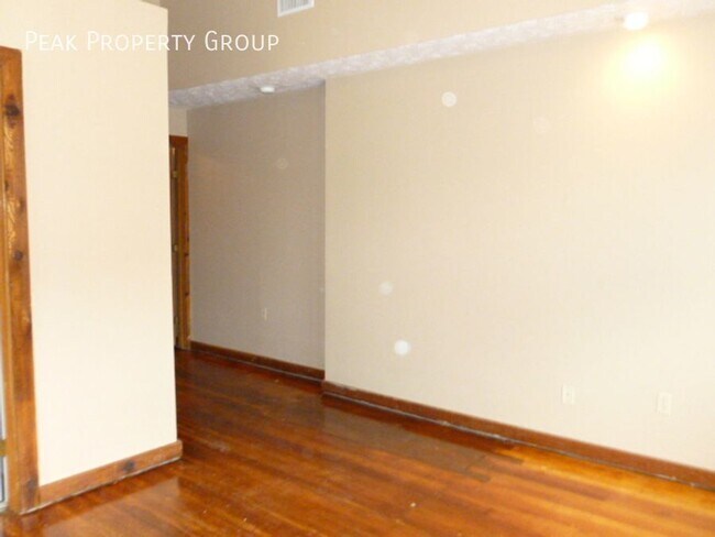 Building Photo - 3207 Vine St