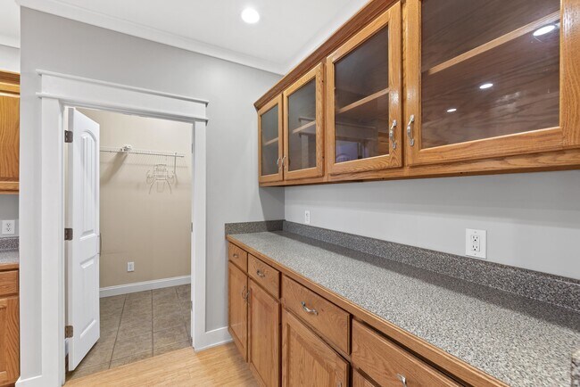 Building Photo - 129 Moudy Ln