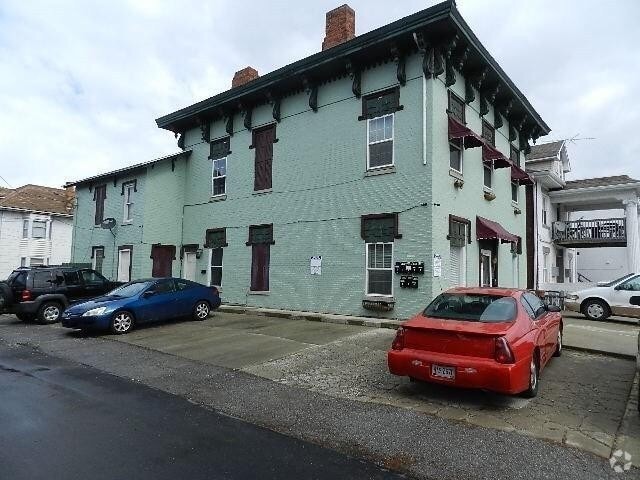 Building Photo - 288 E Center St