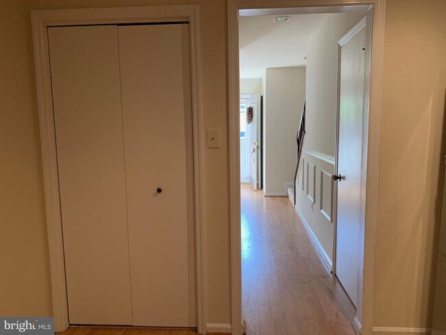 Building Photo - 8200 Aspen Glen Ct