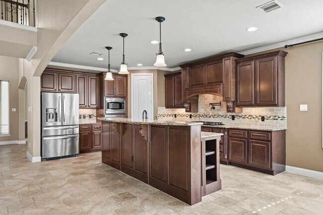 Building Photo - 28223 Red Shady Oaks Dr