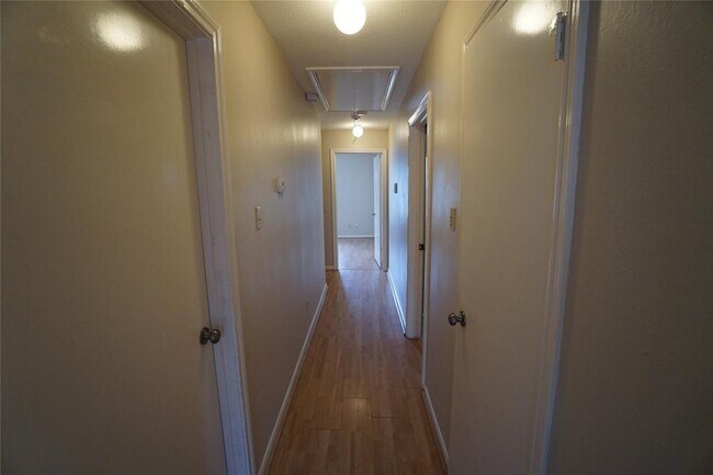 Building Photo - 7827 Candle Ln