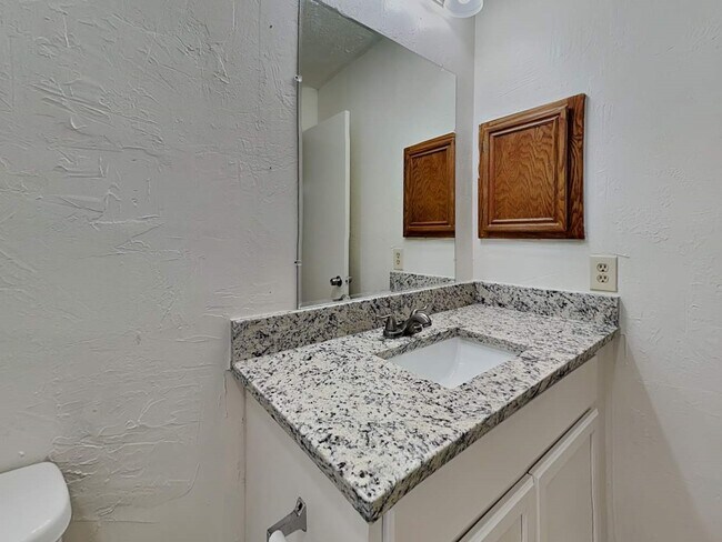 Building Photo - 19315 Bristlestar Dr