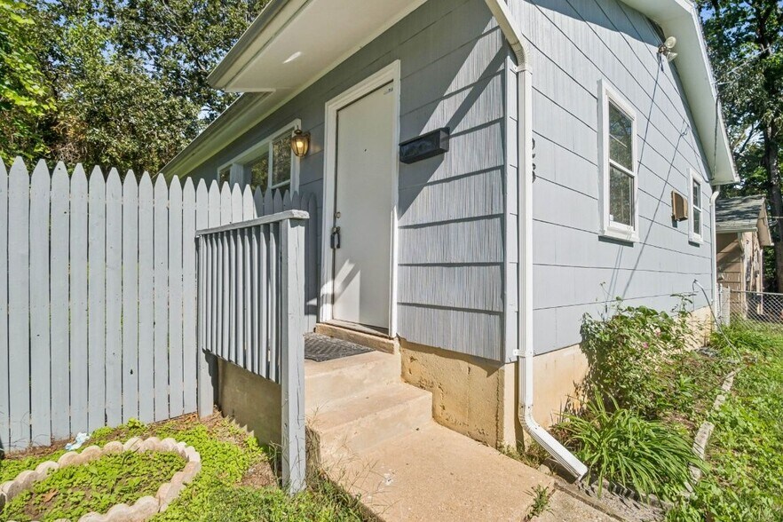 Building Photo - 26 Bayou Ave