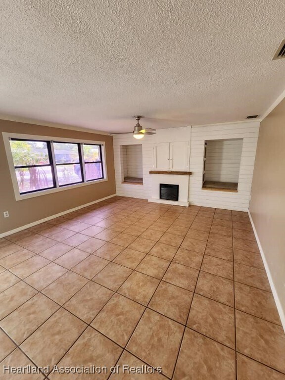 Building Photo - 2636 Queenswood Dr