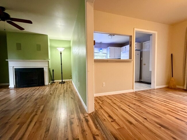 Building Photo - Charming 3bdr Brick Rancher in the Heart of Williamsburg, VA