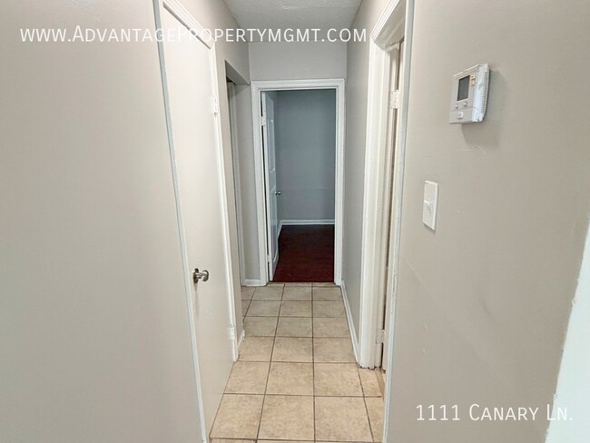 Building Photo - 1111 Canary Ln