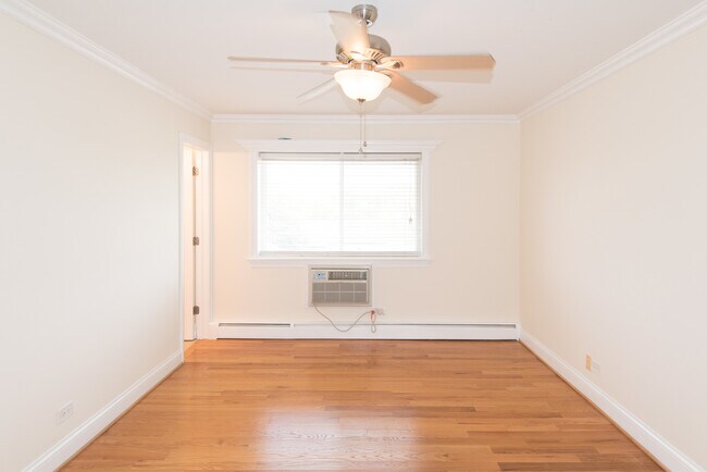 Building Photo - 2206 S Goebbert Rd