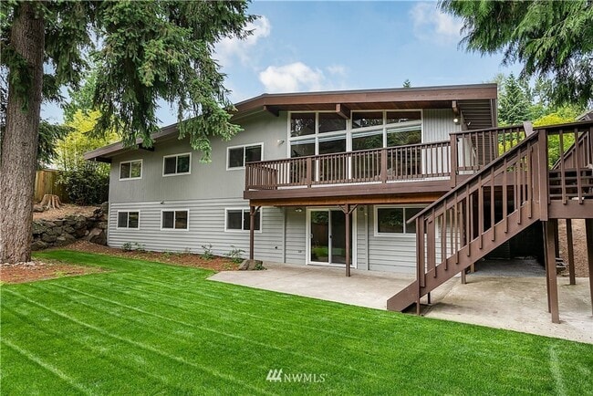 Building Photo - Newport Hills 3bed/1bath Home!