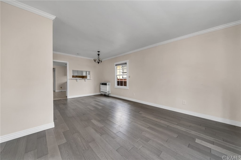 Dining Area - 3131 S Kerckhoff Ave