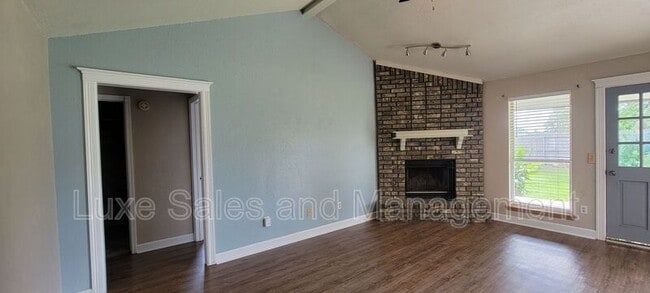 Building Photo - 1820 Cimarron Trail