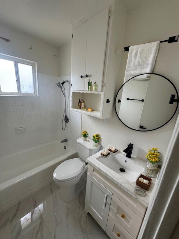 Building Photo - 9671 Maureen Dr