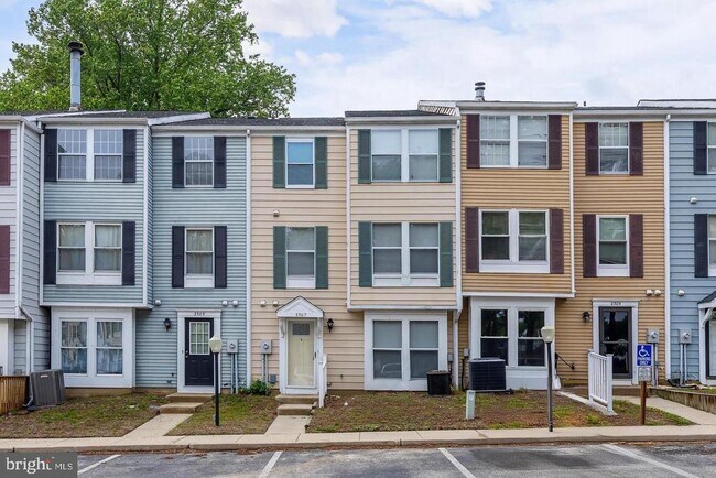 Building Photo - 2307 Greenwood Dr