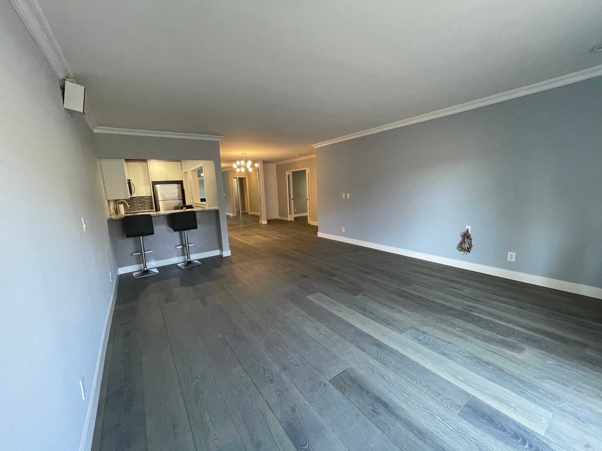 Large open floor plan - 901 10th St