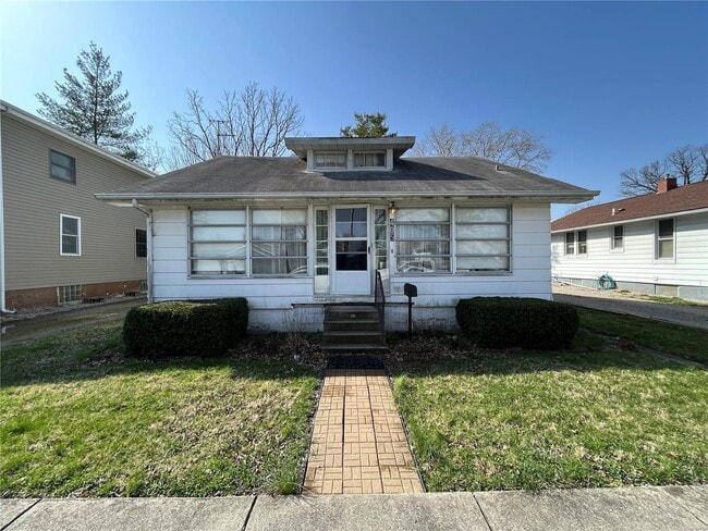 Primary Photo - 405 E 4th St