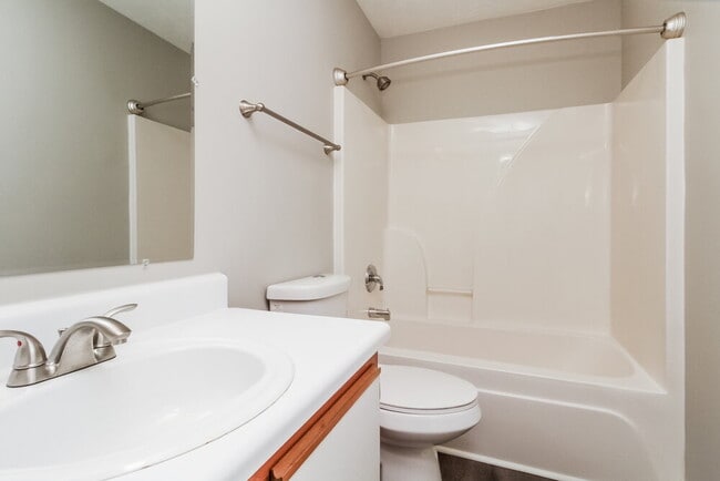 Building Photo - 1318 Lyndsey Ridge Dr